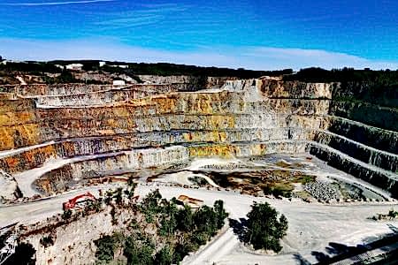 mooz-l-V-UtYgapaaE-unsplash